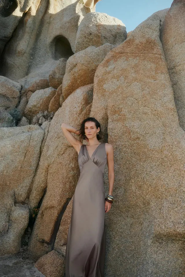 Robe Thelma Satin Maxi Dress Graphite