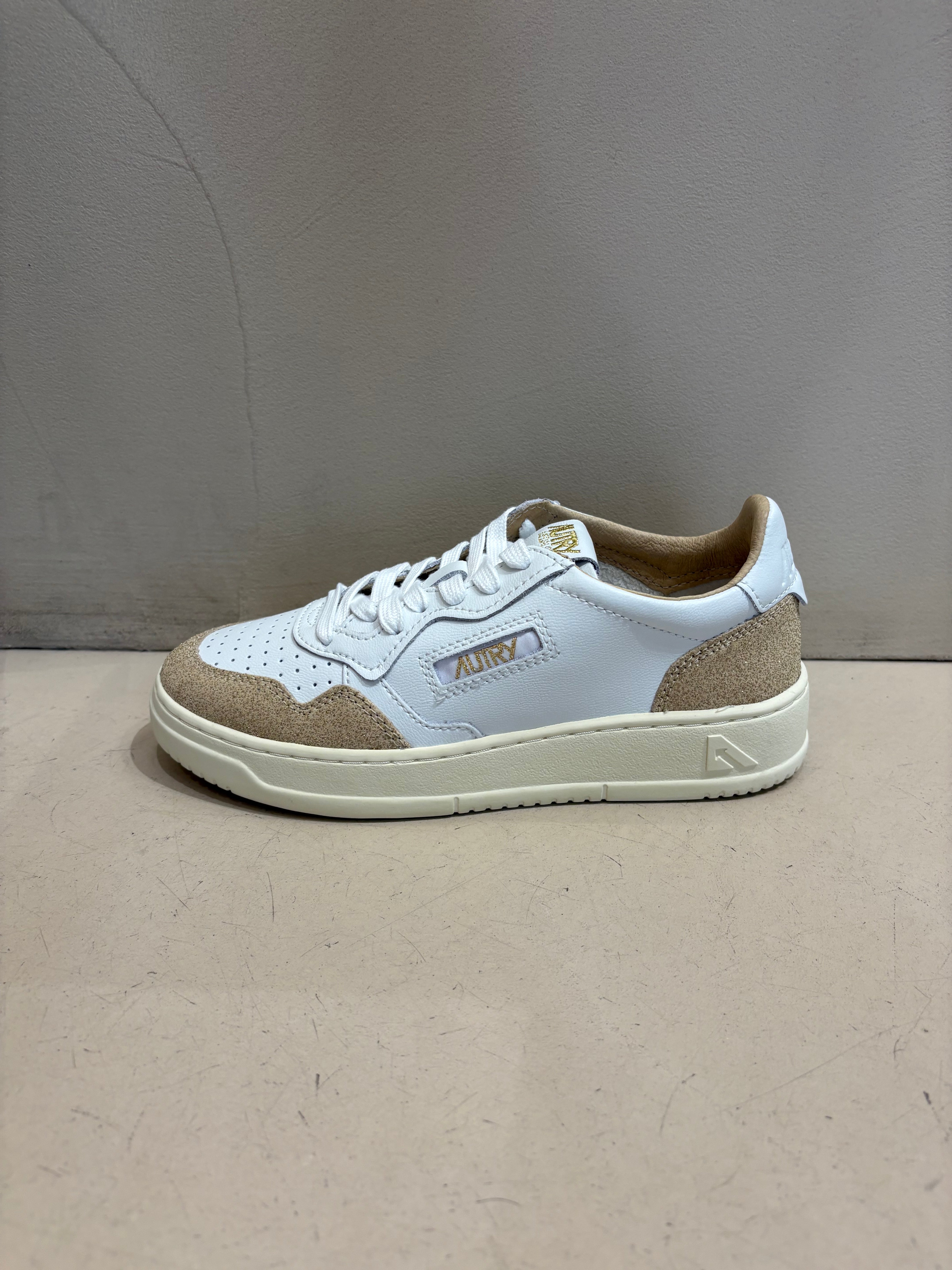 PK02 Baskets Medalist Low Soft Leather Stars White Ecru