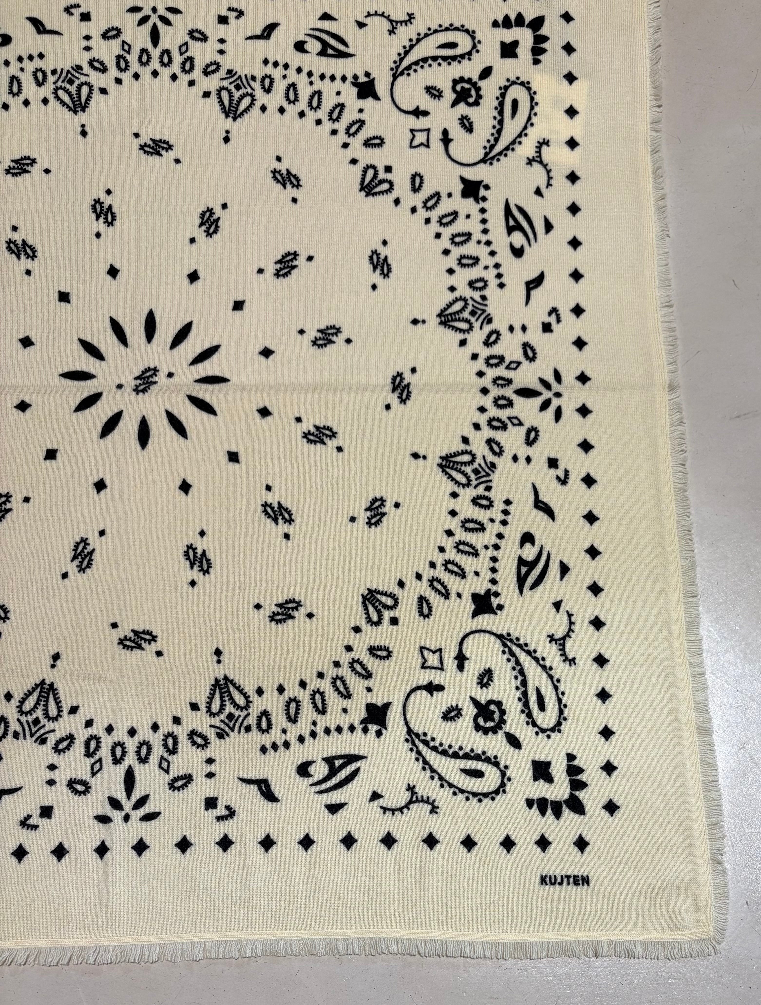 Grand Bandana Hachiko Anis