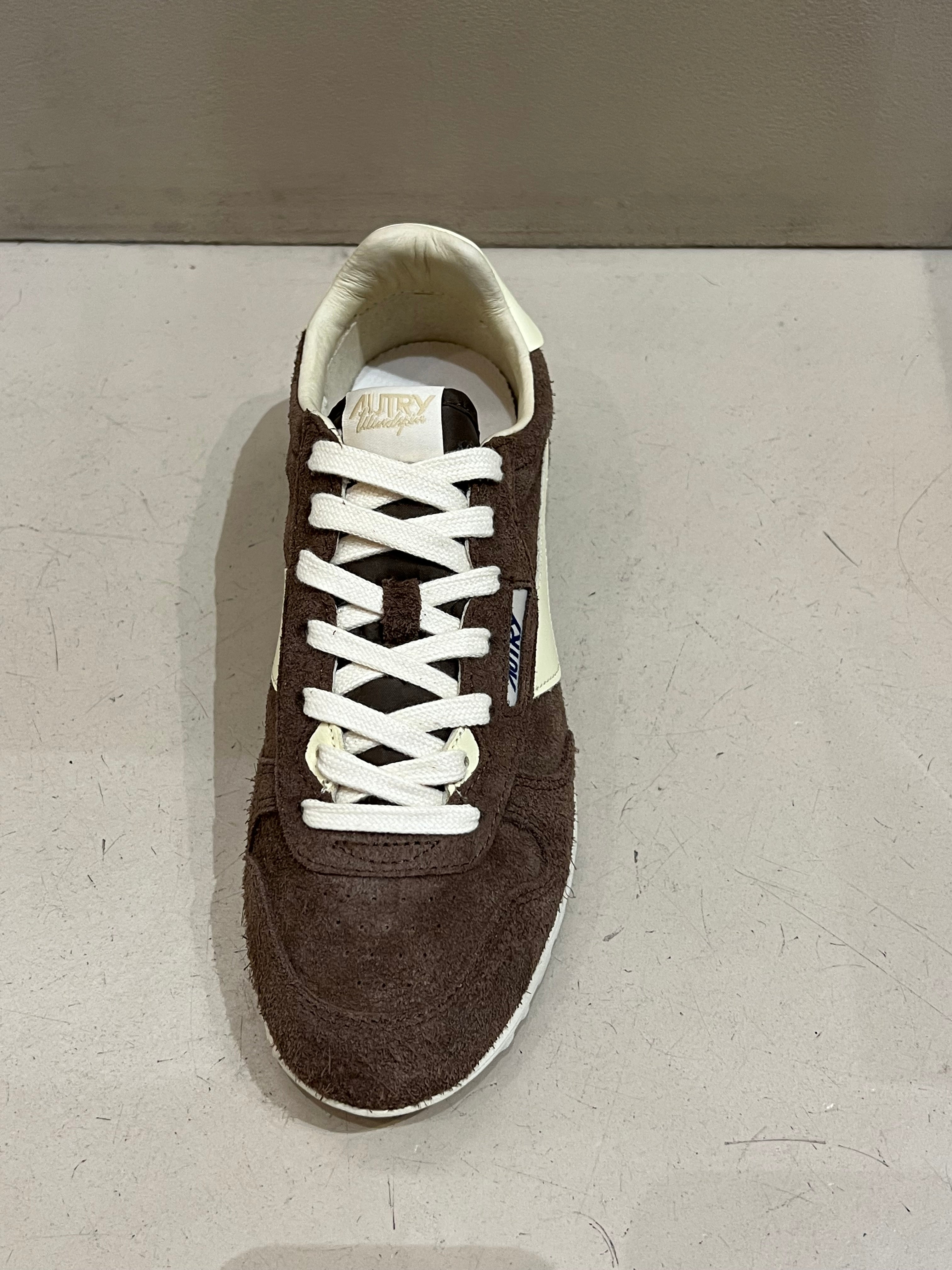 UB37 Basket Windspin Suède Leather Tundra Rutabaga