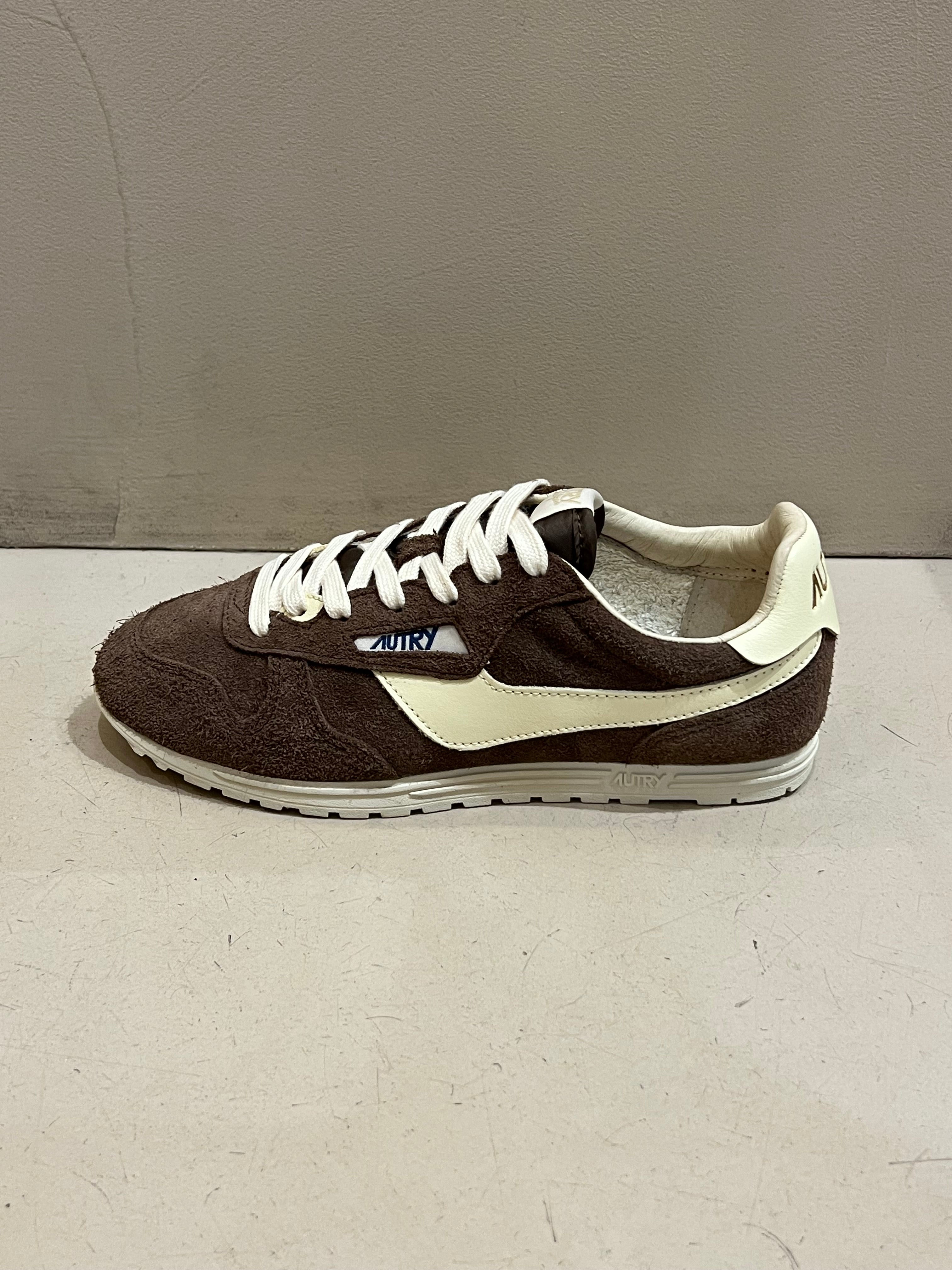 UB37 Basket Windspin Suède Leather Tundra Rutabaga