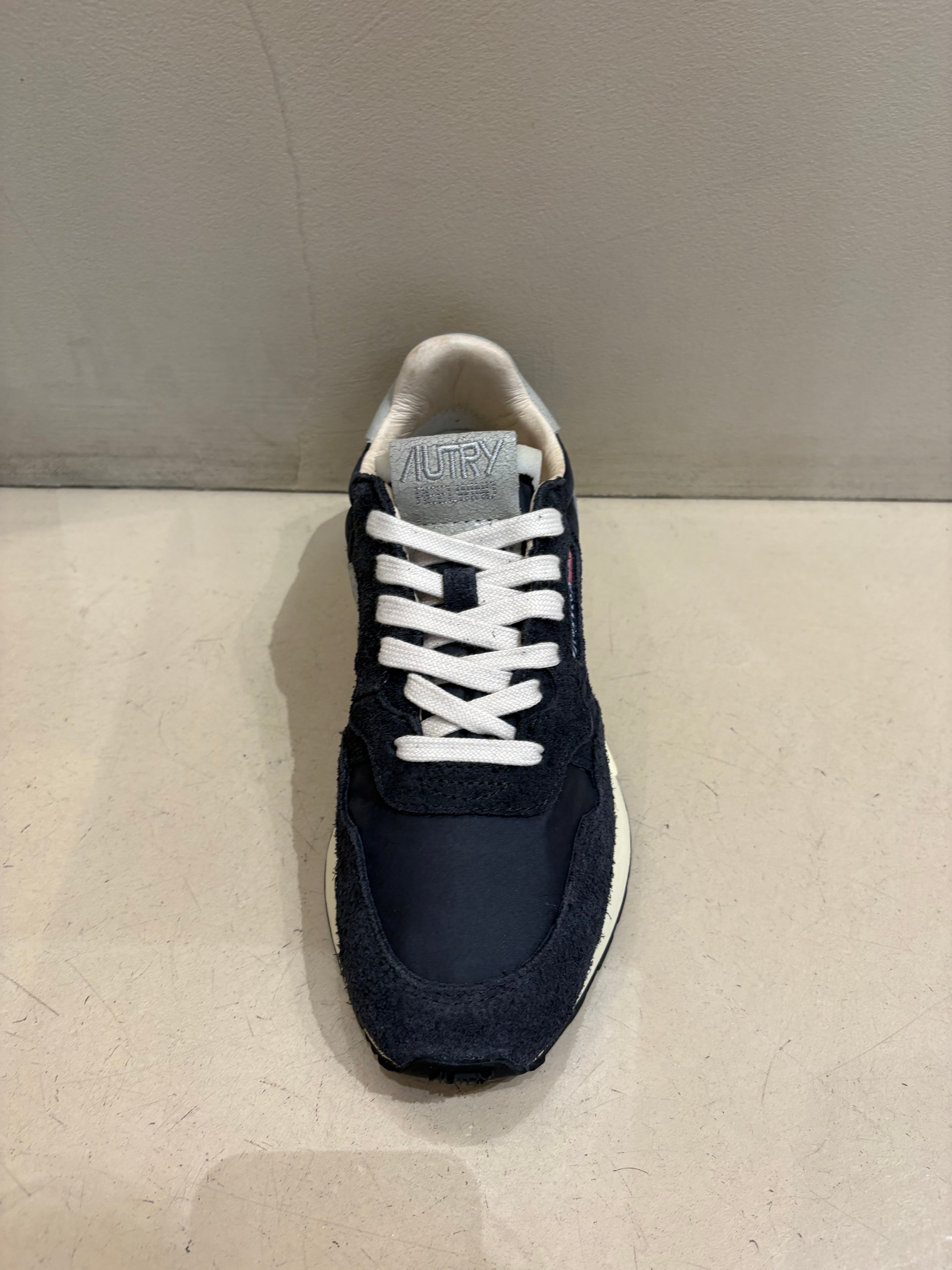 NC05 Basket Reelwind Suede Nylon Crack White Black