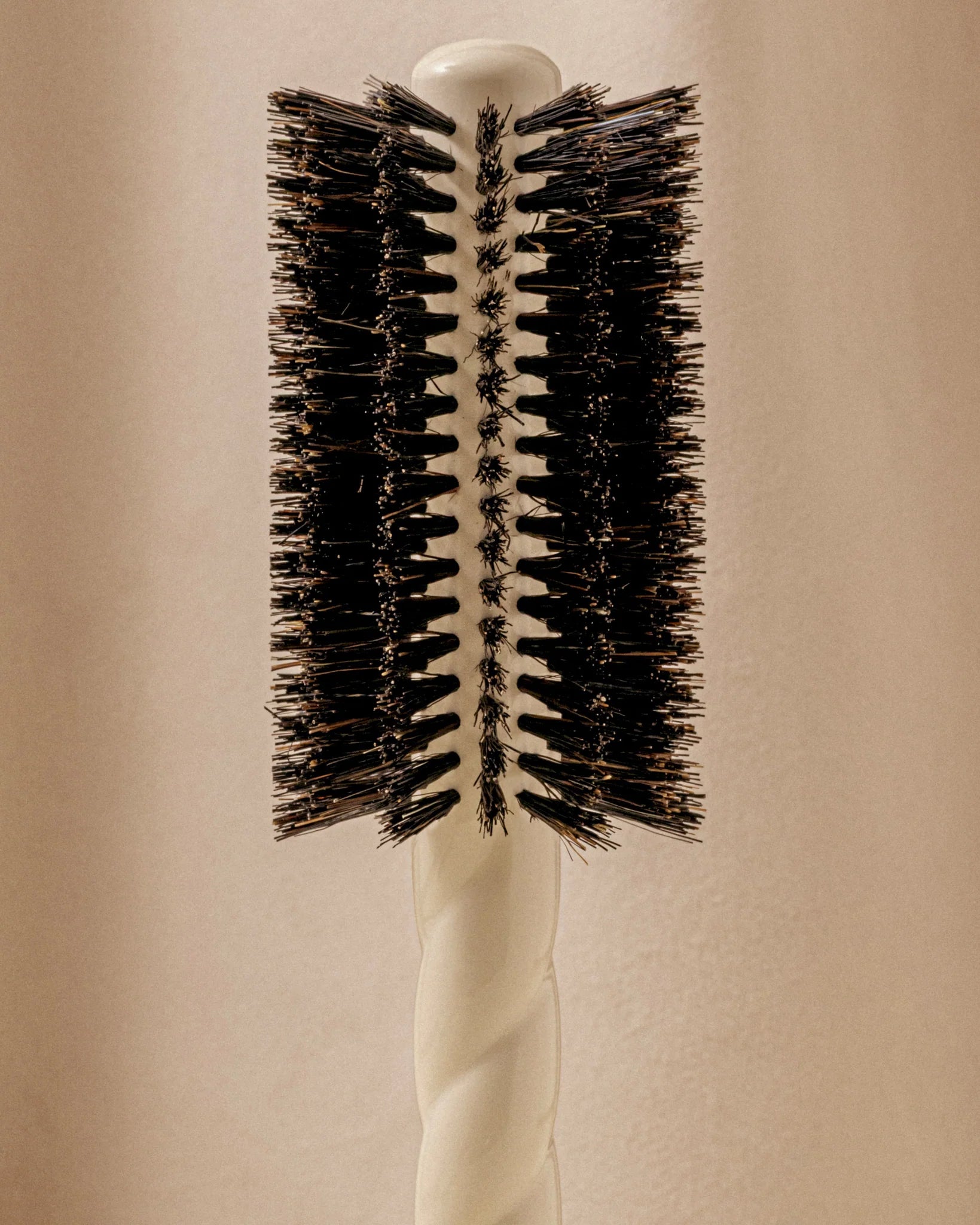 N.08 La Brosse Ronde Brushing Longueur & Mouvement Blanc Crème