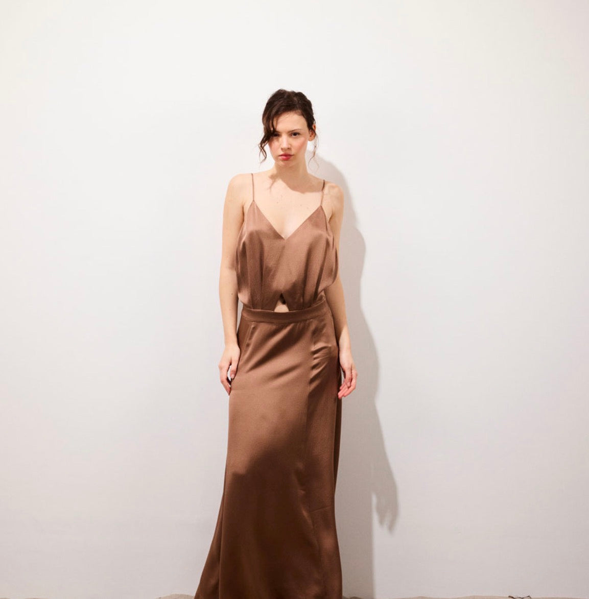 Swan Robe longue dos nu en soie Nesquik