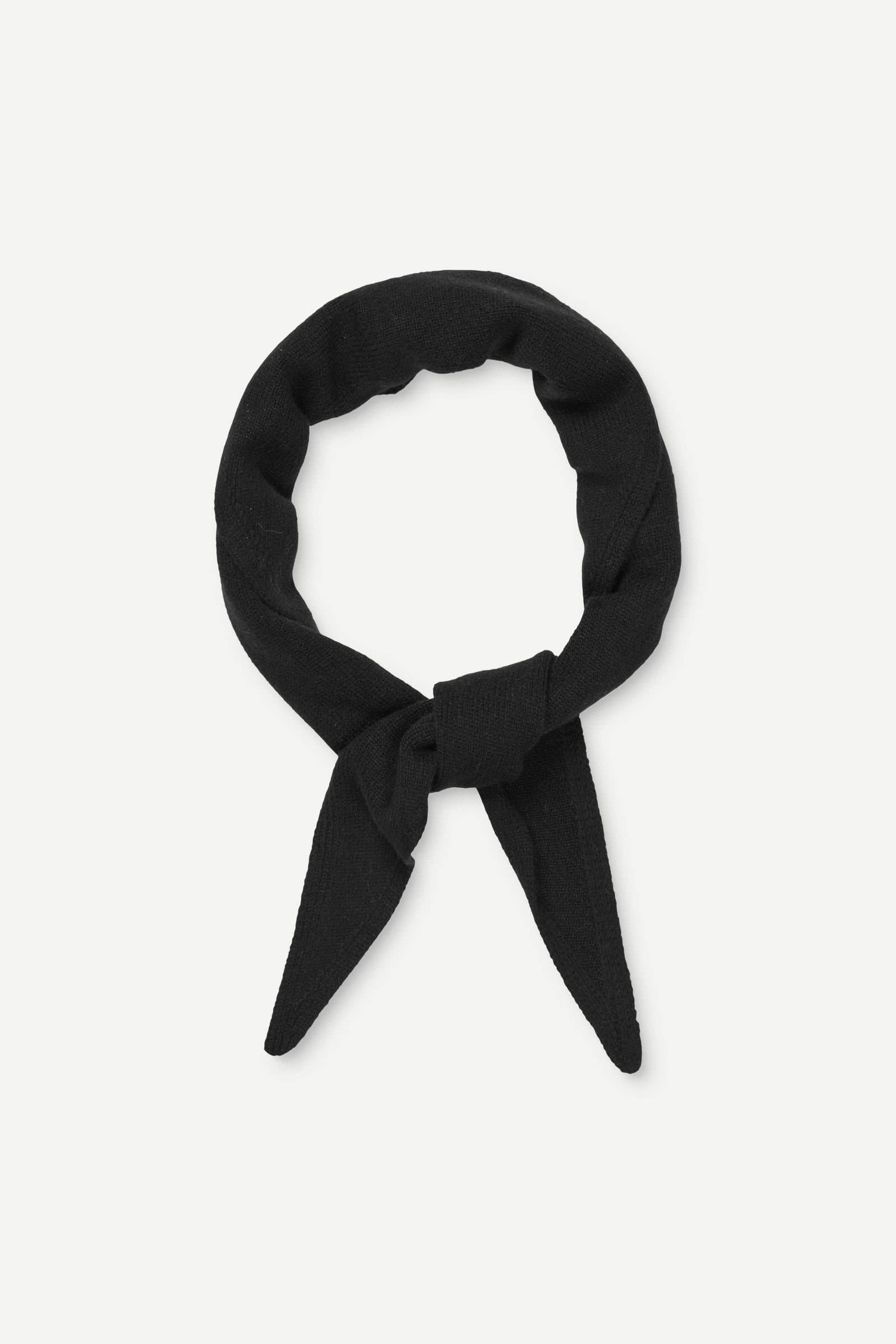 Sadaria Triangle Scarf Noir