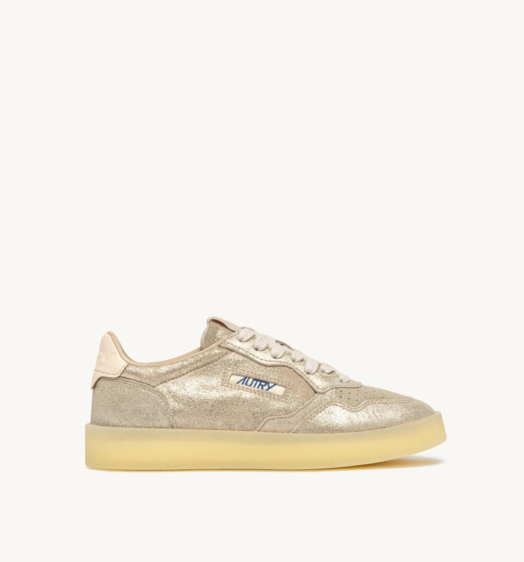WH01 Medalist Low Laminated Suede Crep Plat Ivory
