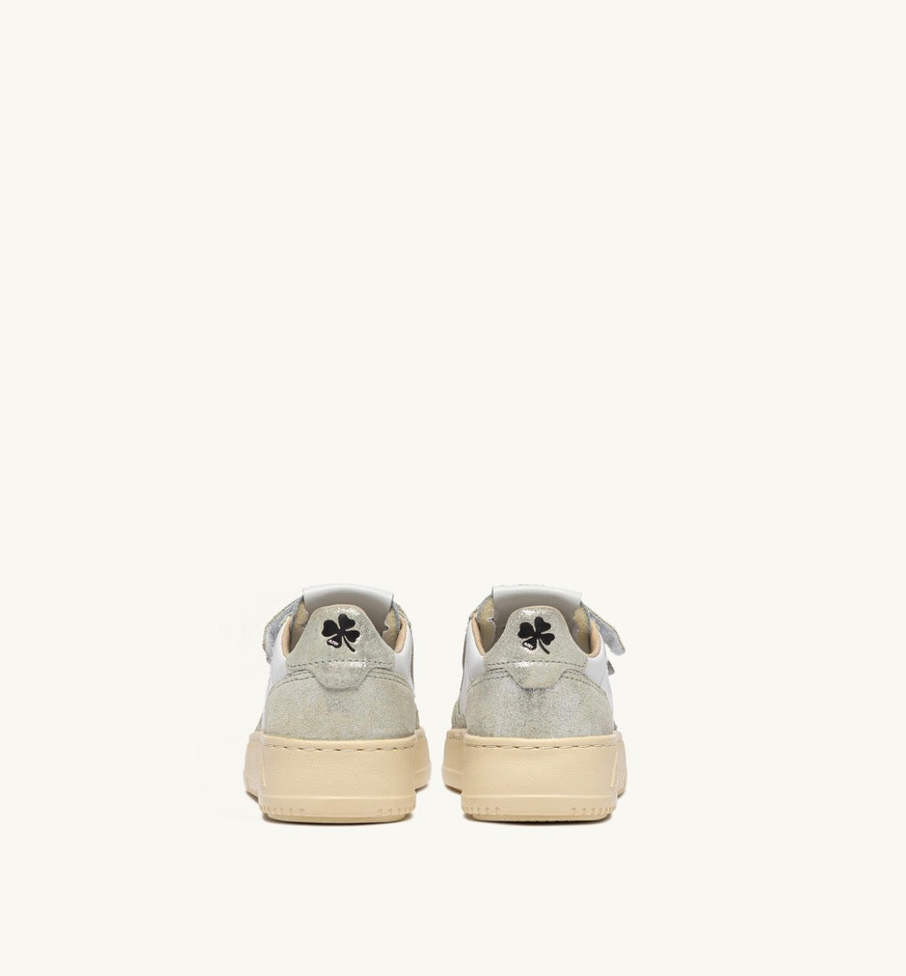 KFJ01 Baskets Medalist Kidstripes bicolore White Silver