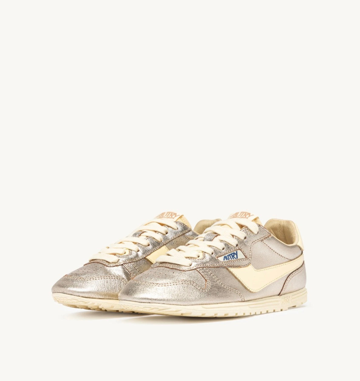 AJ01 Basket Windspin Leather Platinum Rutabaga