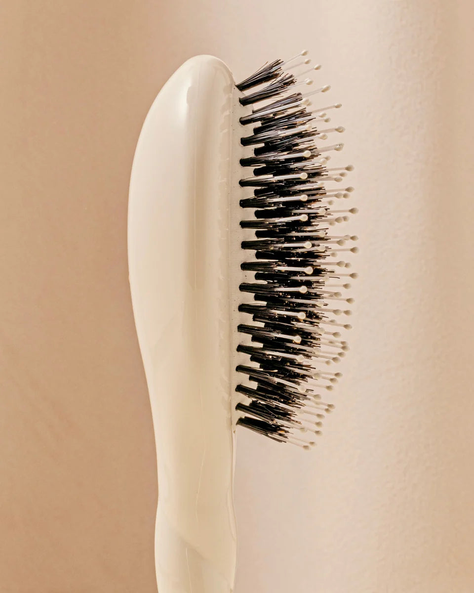 Petite Brosse N°03 L’INDISPENSABLE DOUCEUR Cuir Chevelu Sensible Crème