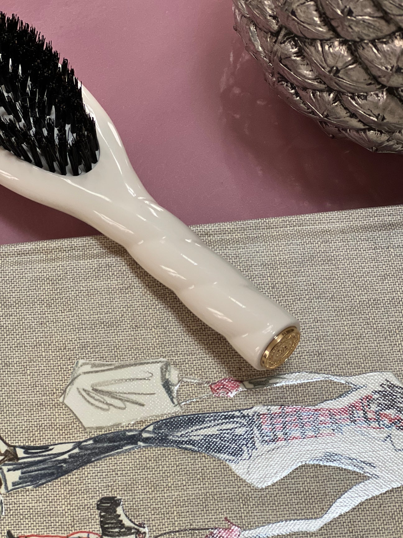 Petite Brosse N°01 L’UNIVERSELLE Soins & Brillance Blanc Crème