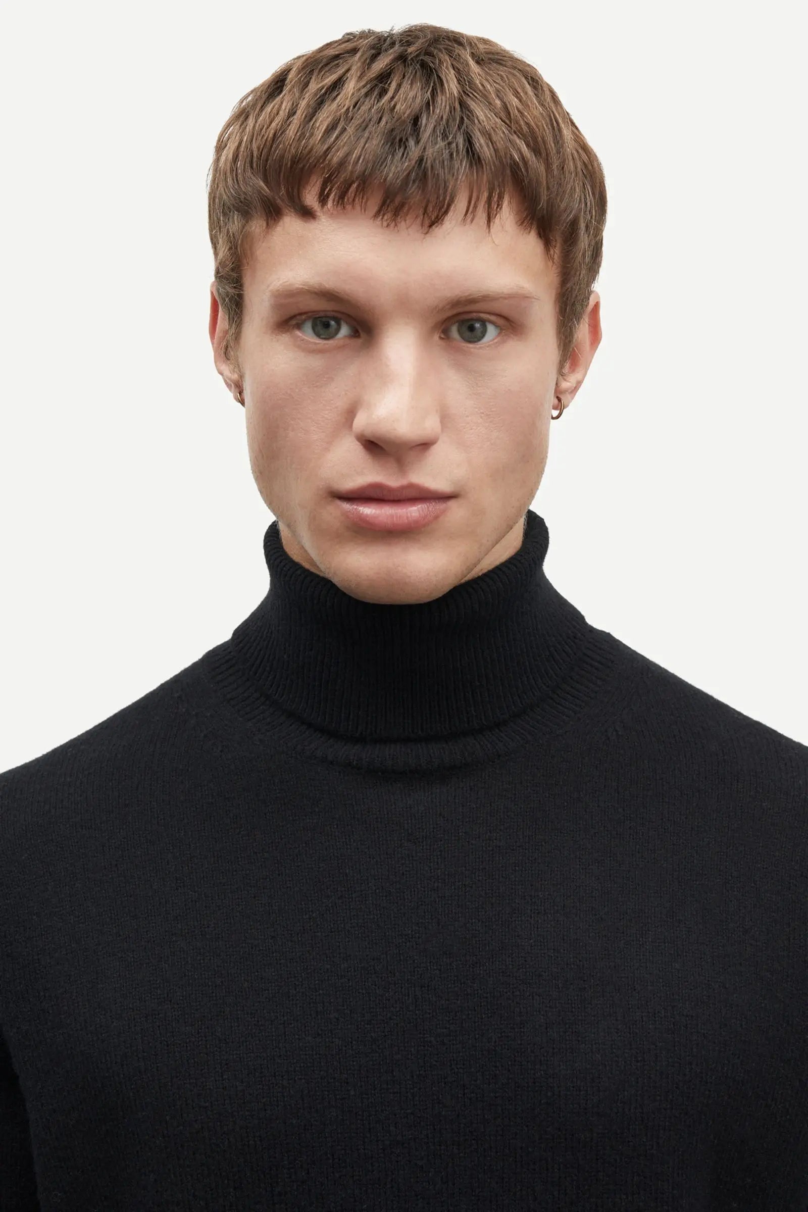 Isak Knit Turtleneck Salute