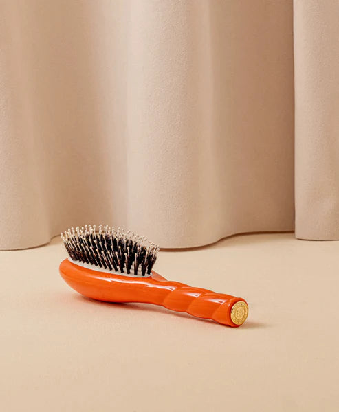N.03 La Petite Brosse Cuir Chevelu Sensible l'Indispensable Douceur Orange Seventies