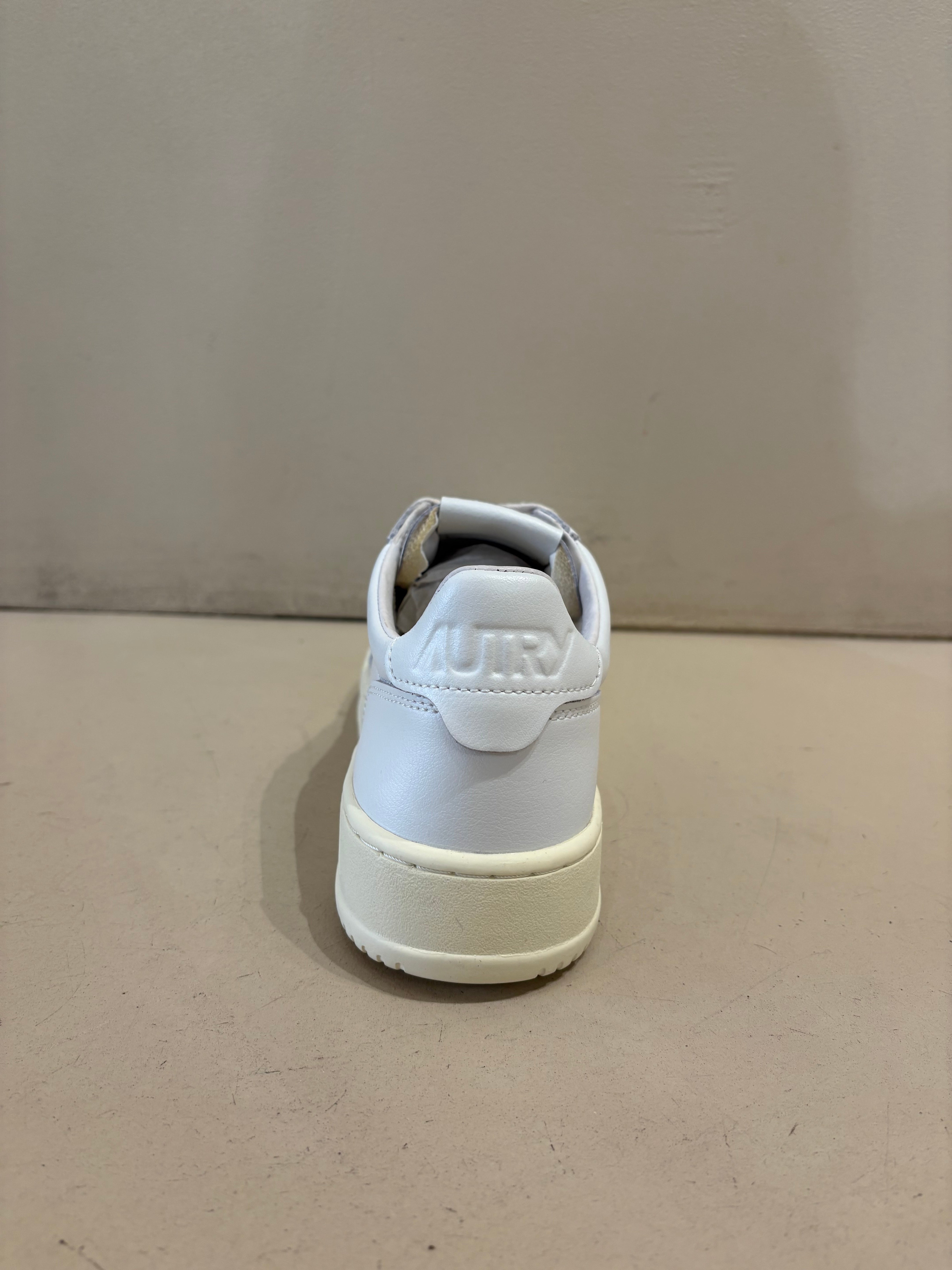 LL15 Medalist Low Cuir White White