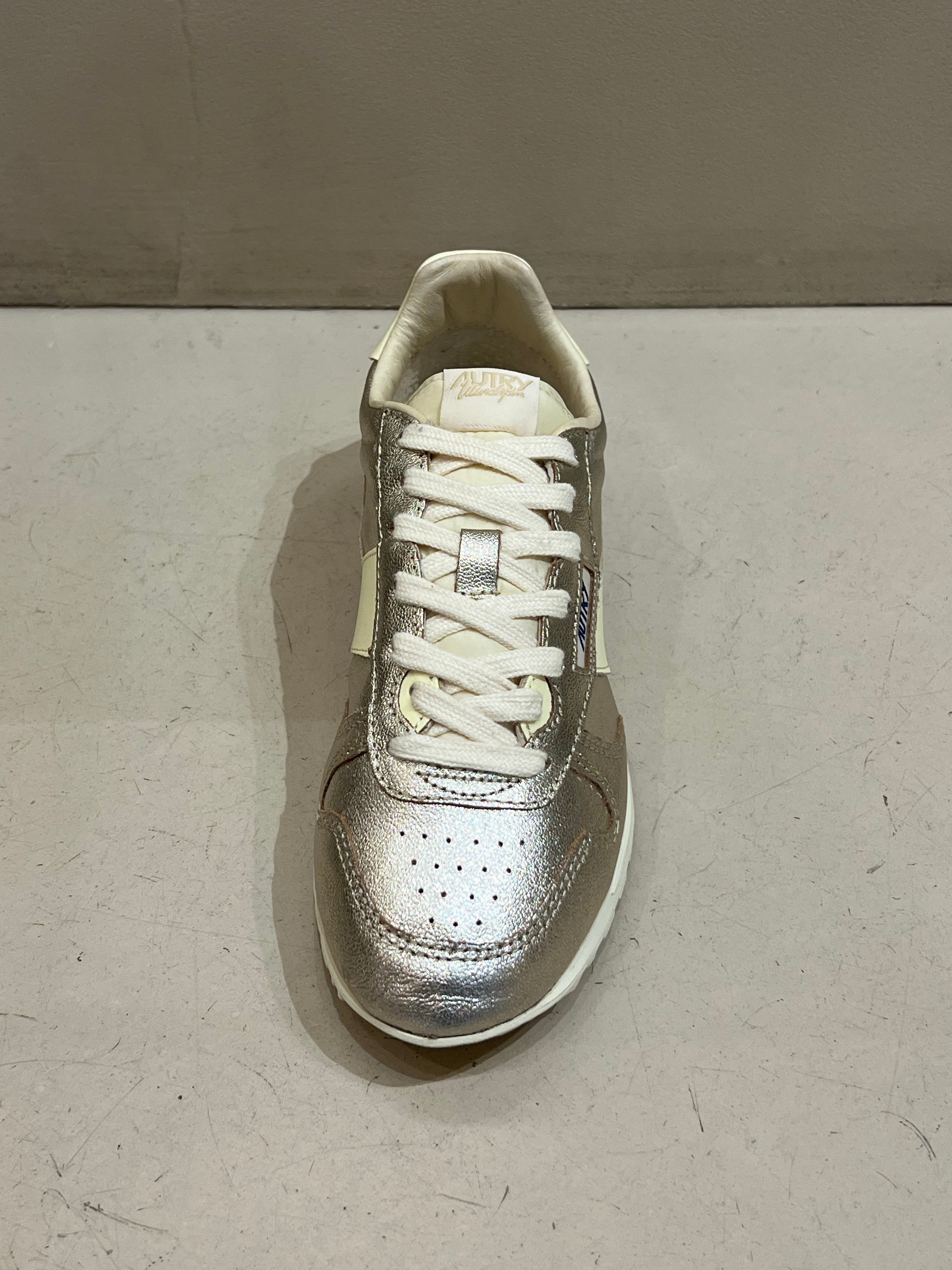 AJ01 Basket Windspin Leather Platinum Rutabaga