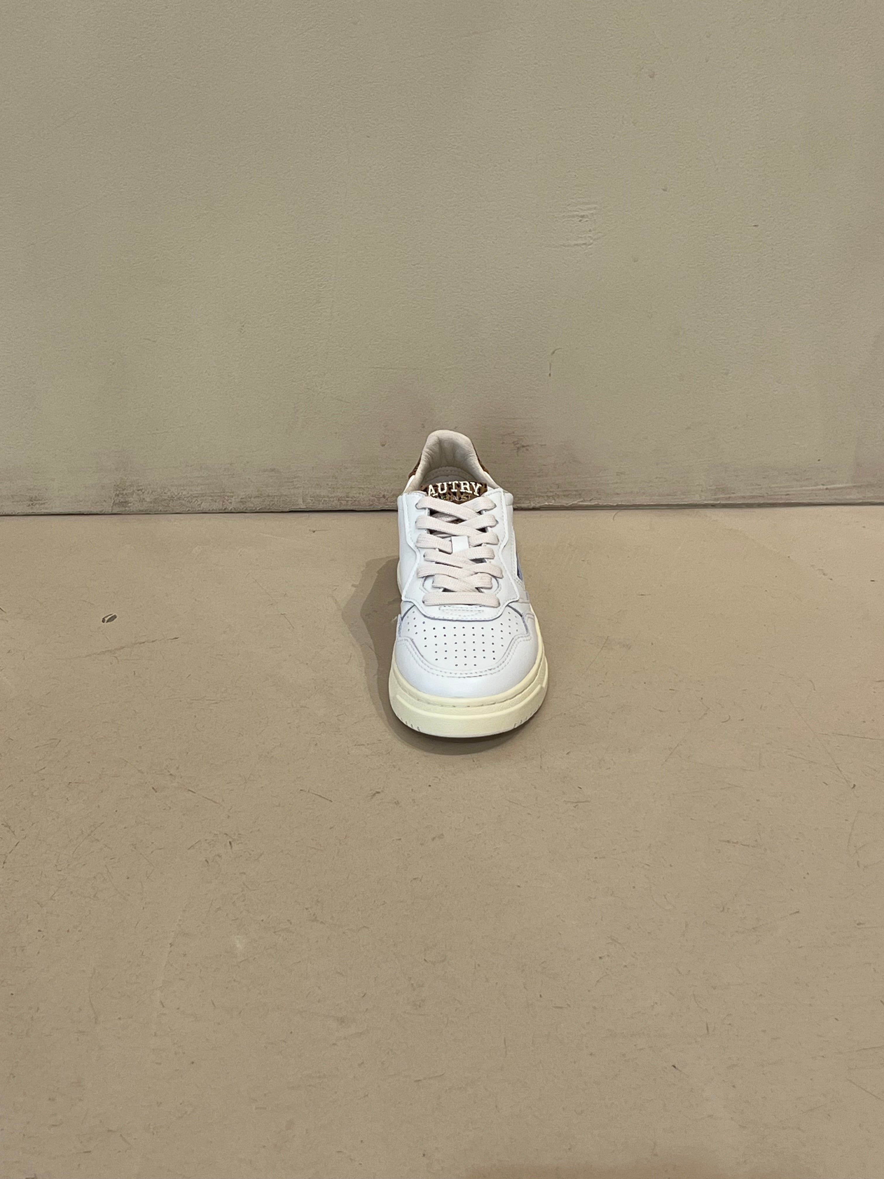 HJ02 Medalist Low Leather Leopard White