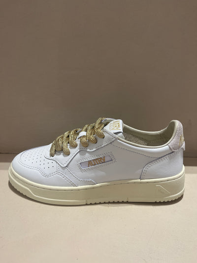 Baskets Medalist Swool White