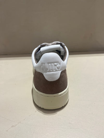 Baskets Medalist Goat Suede White Tobacco