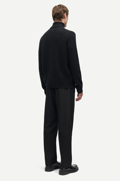 Isak Knit Turtleneck Salute