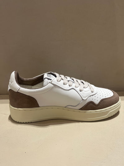 Baskets Medalist Goat Suede White Tobacco