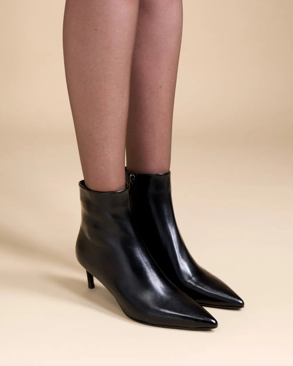 Bottines à talon et bout pointu Noura Low Black Calf