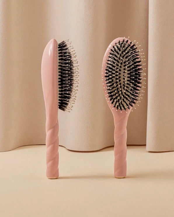 N.03 La Brosse Cuir Chevelu Sensible l'Indispensable Douceur Rose Poudré