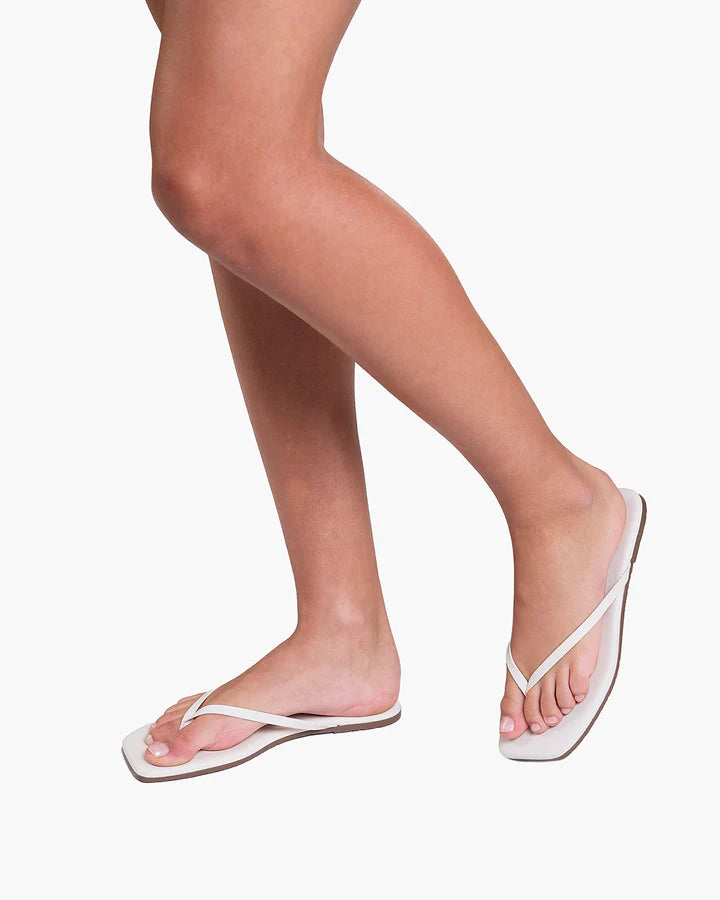Tong Square Toe Lily Cream