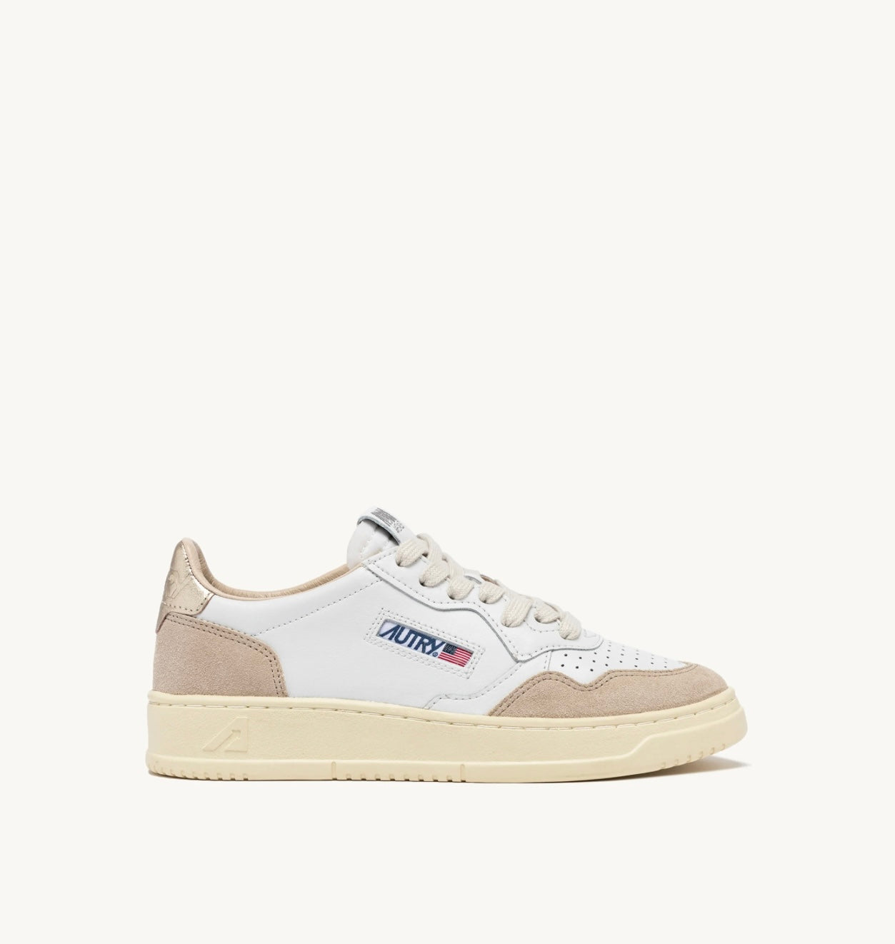 Baskets Medalist Suede White Gold