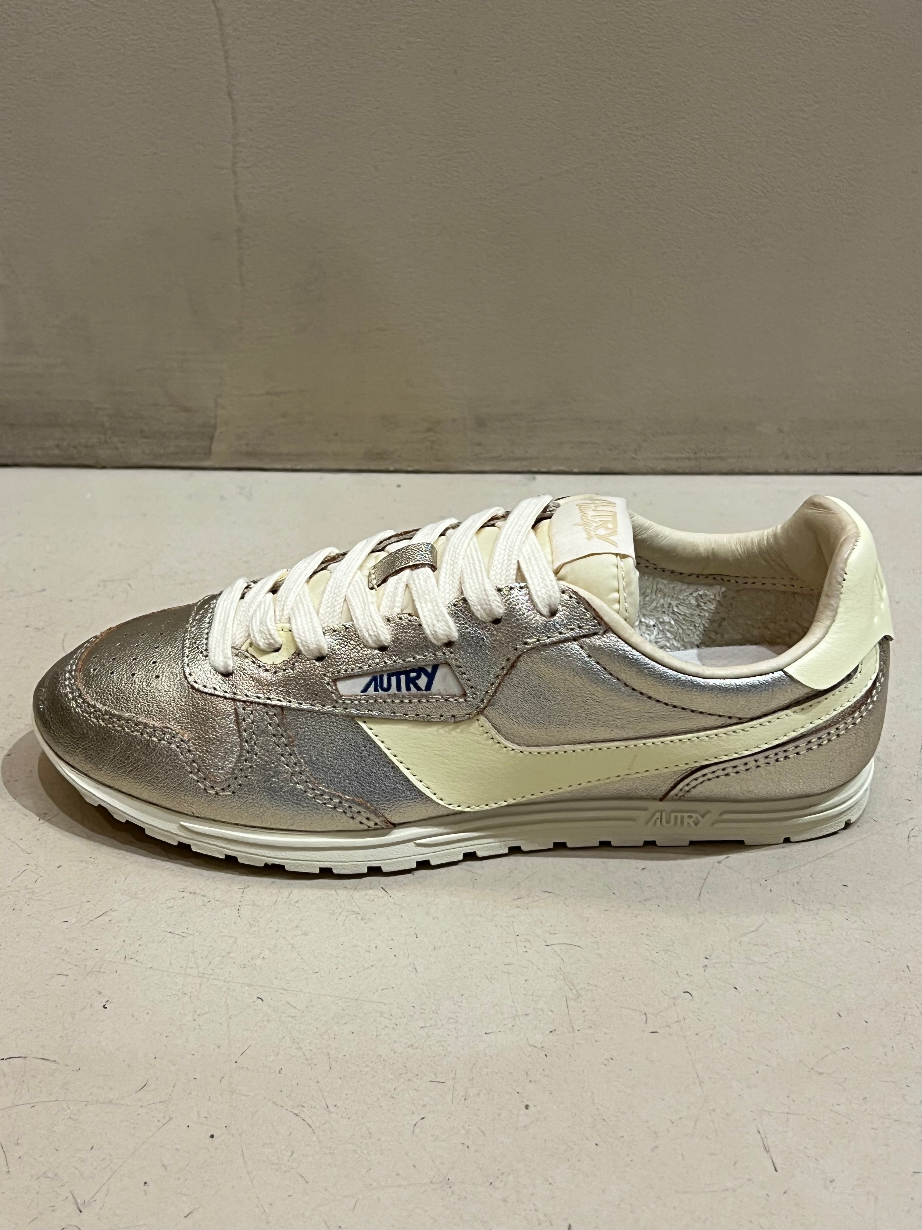 AJ01 Basket Windspin Leather Platinum Rutabaga