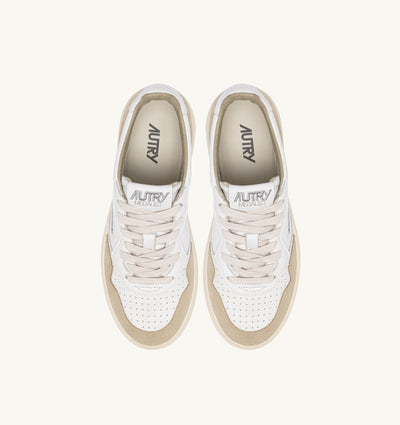 Baskets Medalist Goat Suede White Sponge