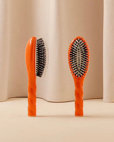 N.03 La Petite Brosse Cuir Chevelu Sensible l'Indispensable Douceur Orange Seventies