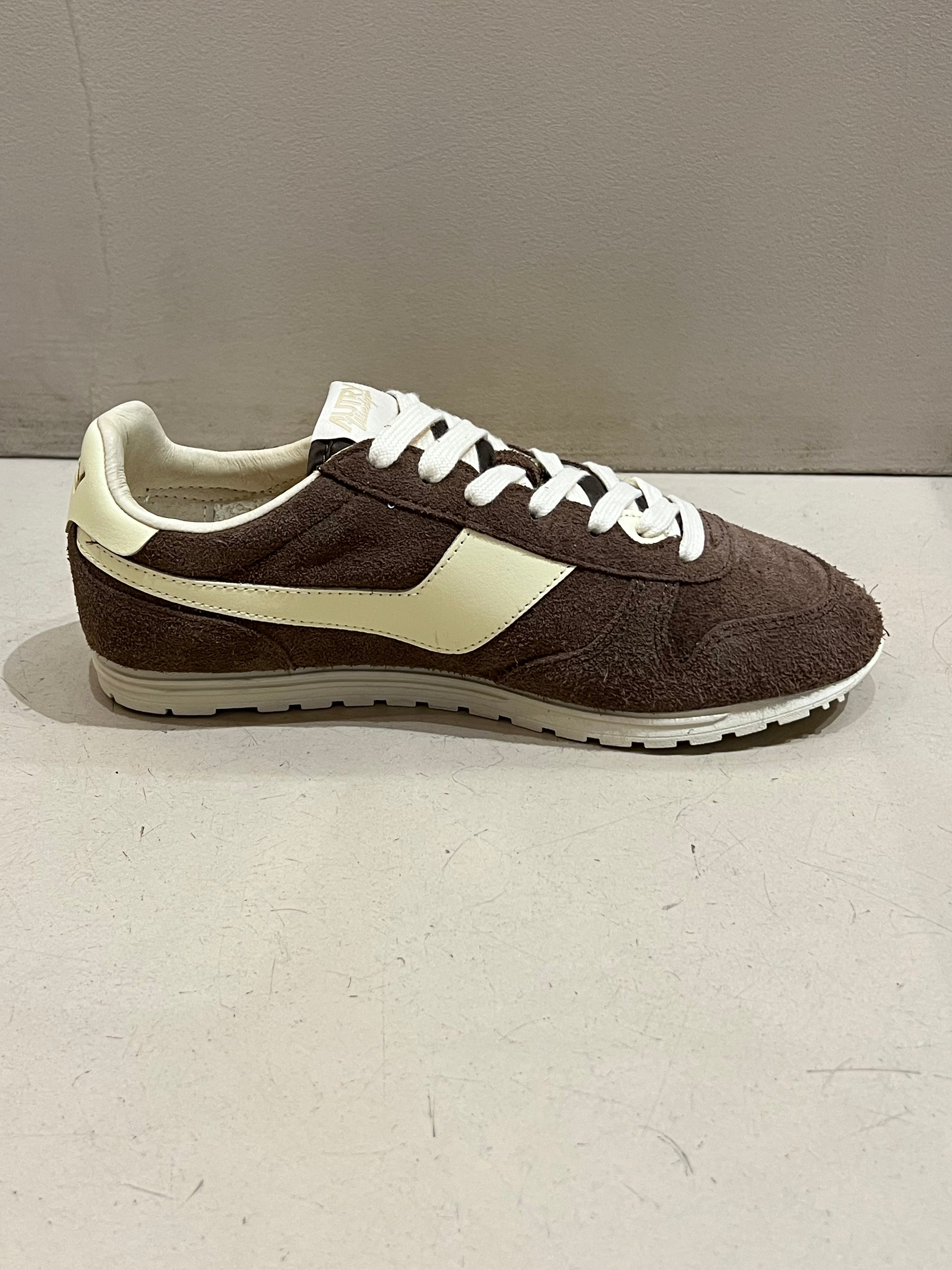 UB37 Basket Windspin Suède Leather Tundra Rutabaga