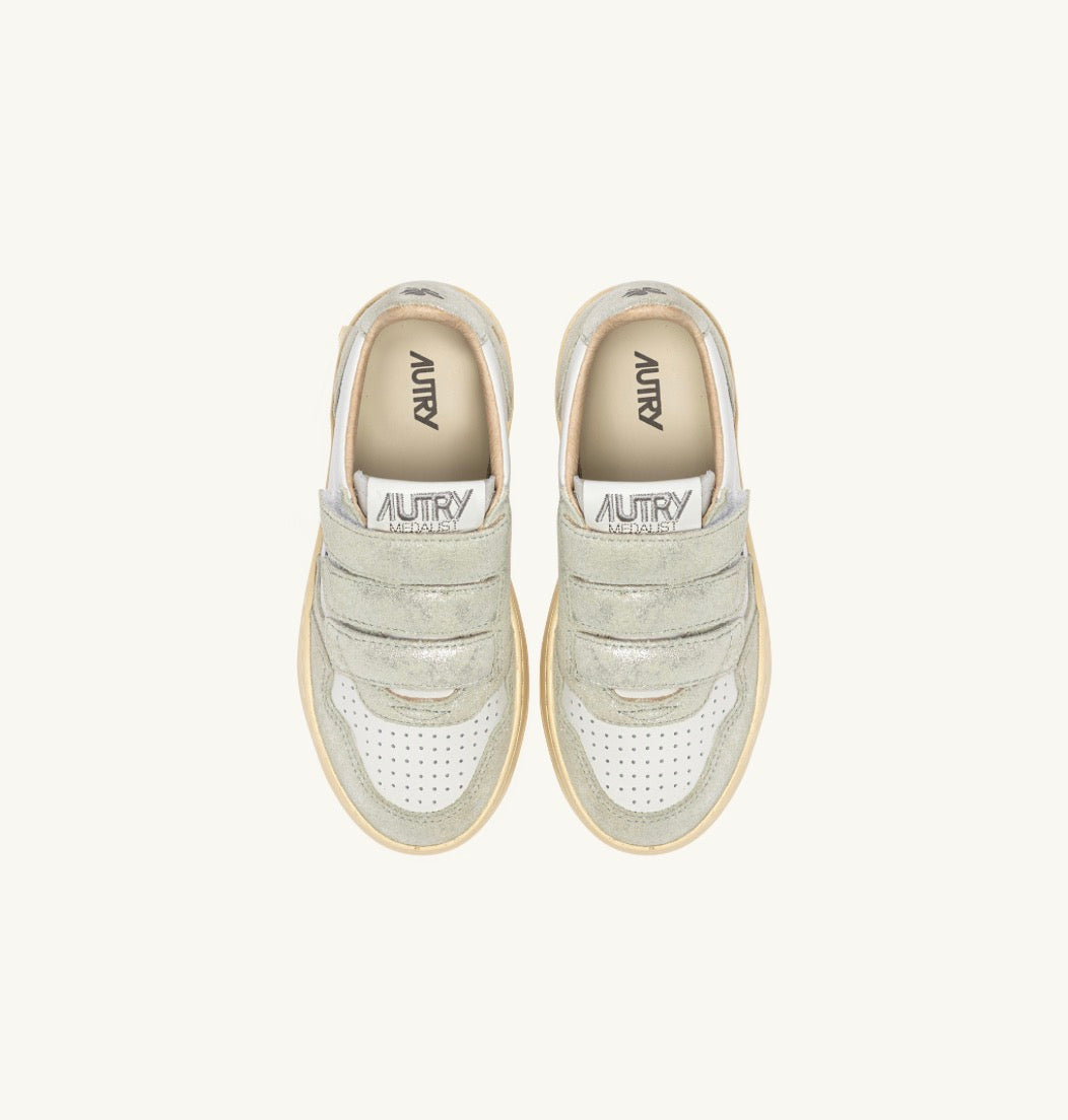 KFJ01 Baskets Medalist Kidstripes bicolore White Silver
