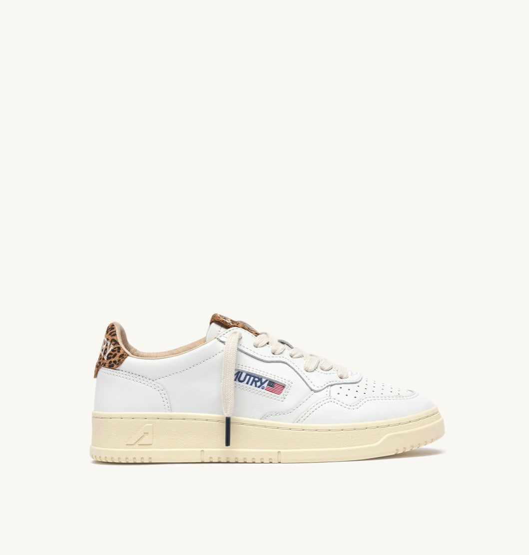 HJ02 Medalist Low Leather Leopard White