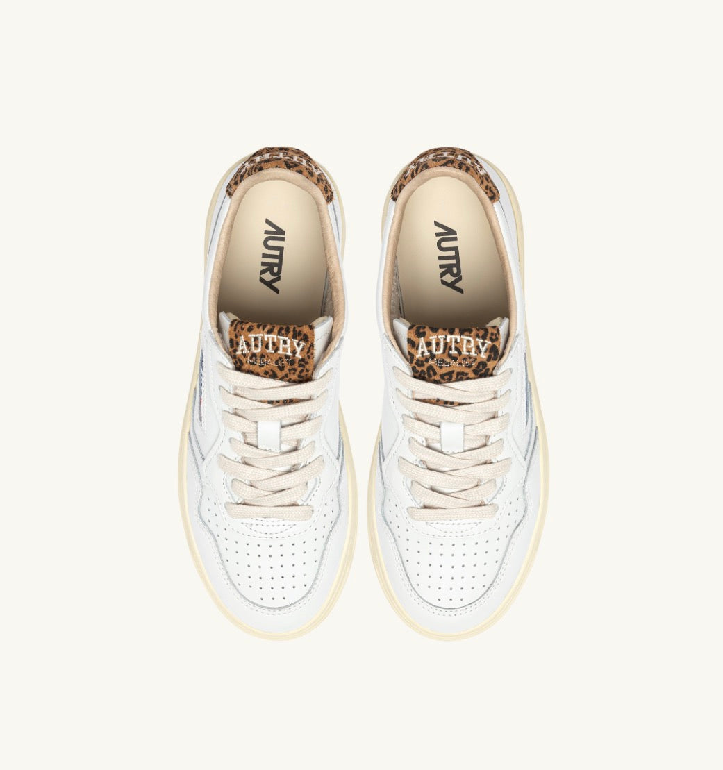 HJ02 Medalist Low Leather Leopard White