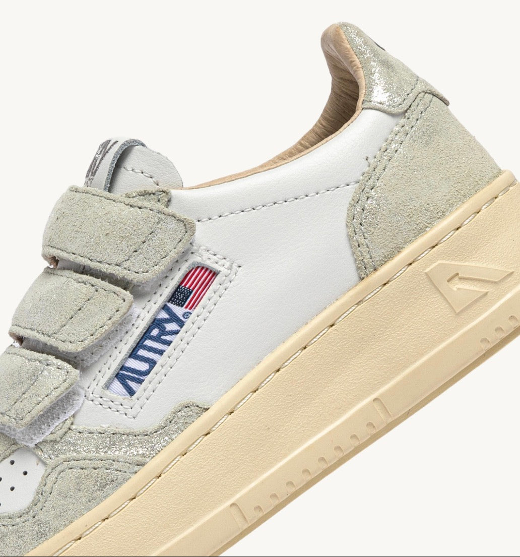 KFJ01 Baskets Medalist Kidstripes bicolore White Silver