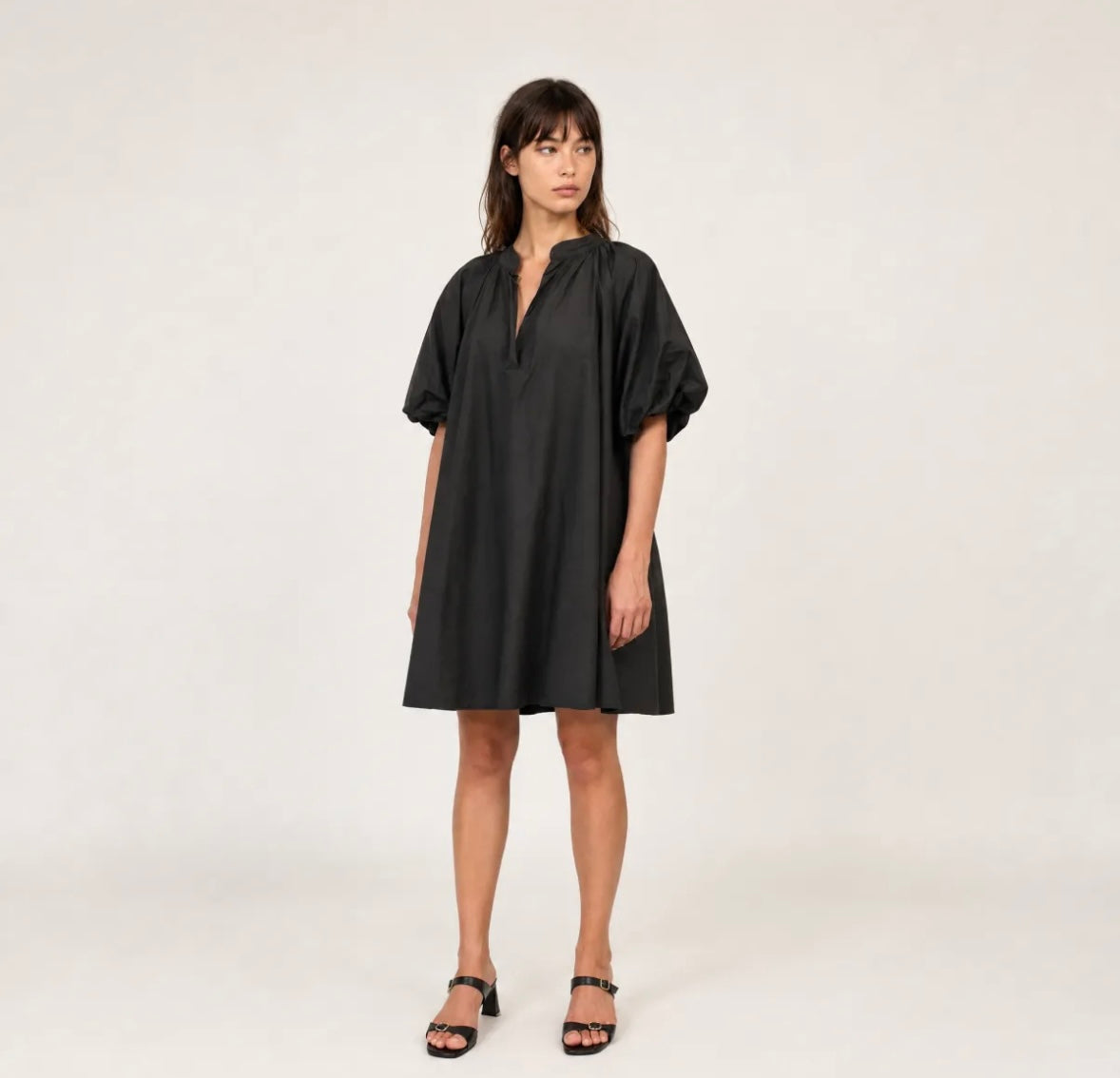 Robe manches bouffantes noir DB14485